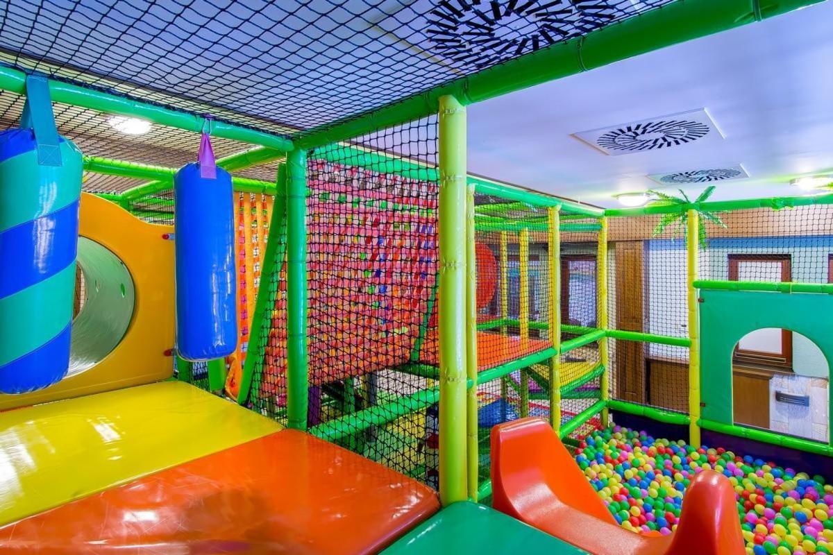 Štrbské Pleso Aplend Wellness Hotel Borovica מראה חיצוני תמונה
